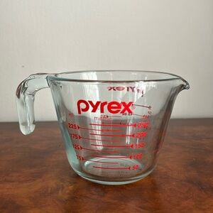 Pyrex 1 Cup Glass Measuring Cup for Baking and Cooking, Dishwasher